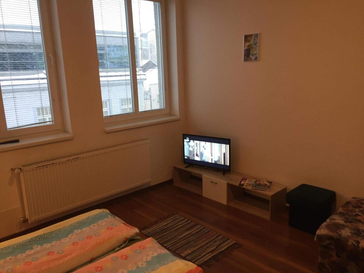 Hostel Fontana Zilina Bagian luar foto