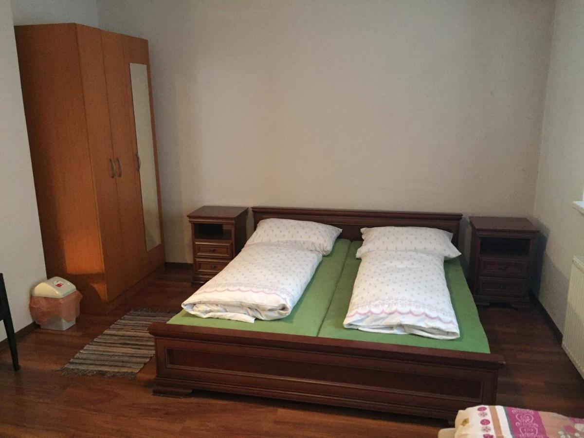 Hostel Fontana Zilina Bagian luar foto
