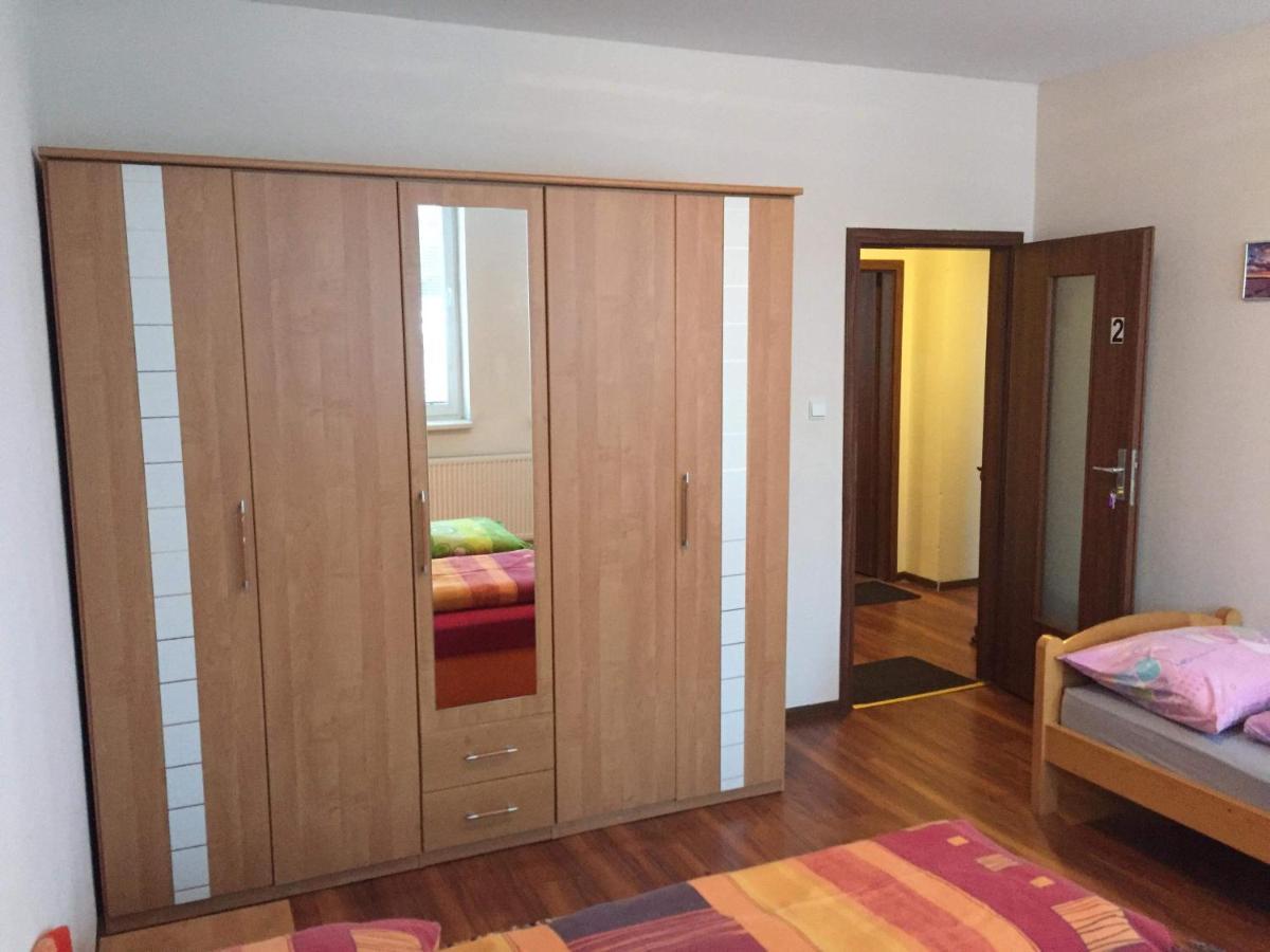 Hostel Fontana Zilina Bagian luar foto