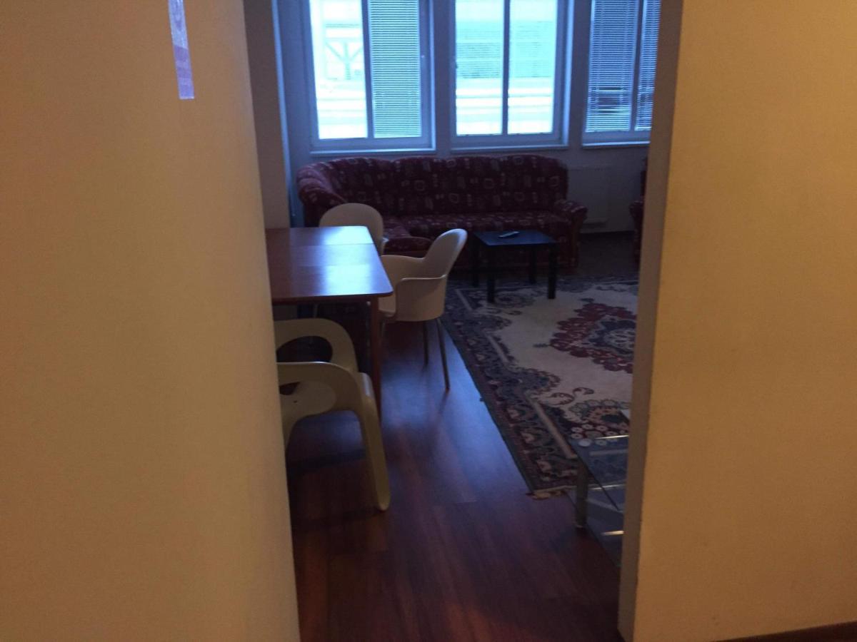 Hostel Fontana Zilina Bagian luar foto