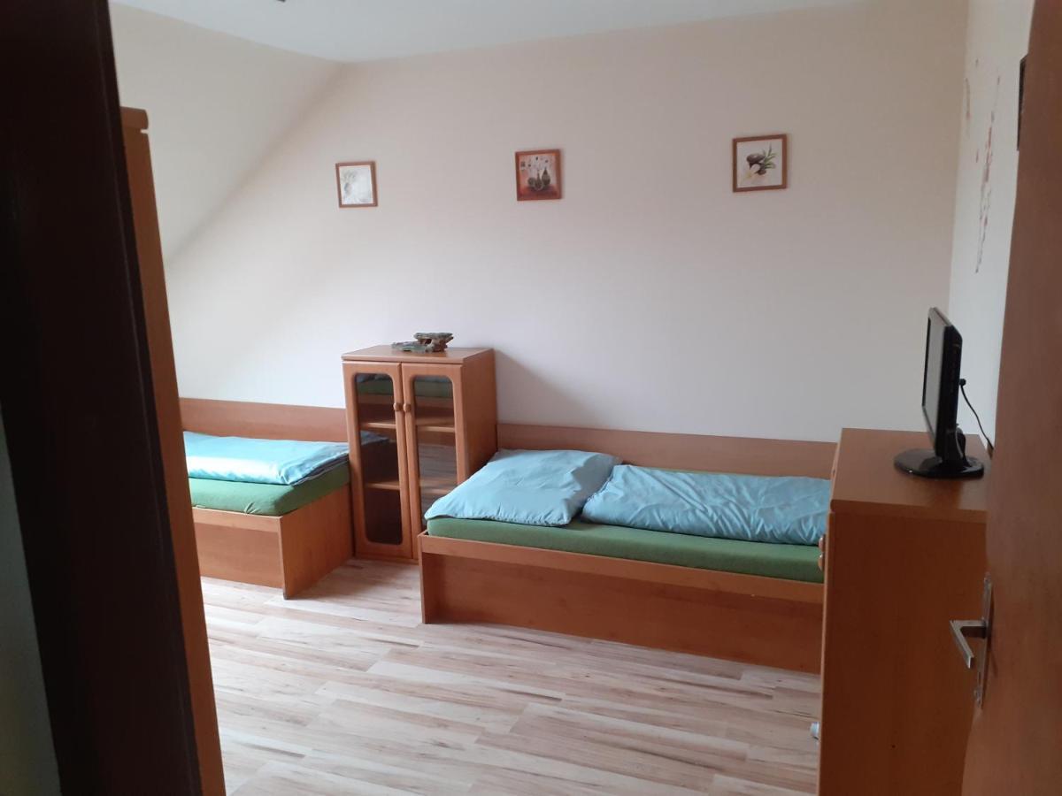 Hostel Fontana Zilina Bagian luar foto